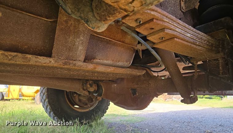 image for item DY0836 1994 Ford F250 flatbed pickup truck