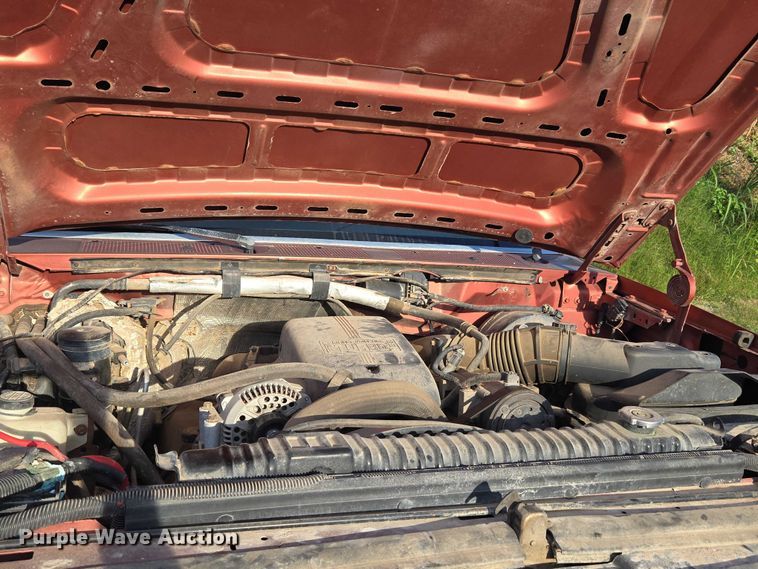 image for item DY0836 1994 Ford F250 flatbed pickup truck
