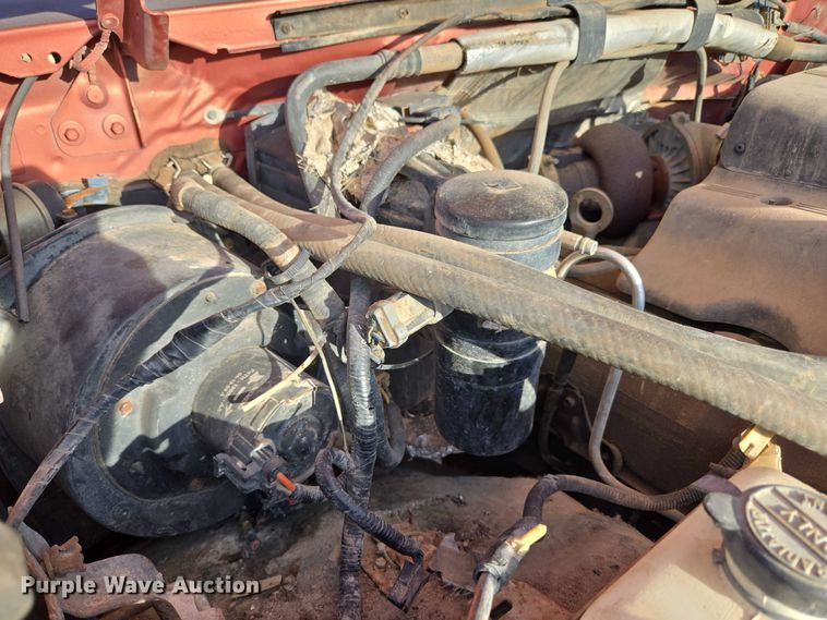 image for item DY0836 1994 Ford F250 flatbed pickup truck