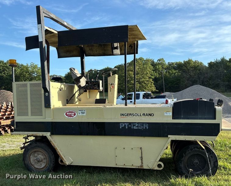 image for item DY0837 1998 Ingersoll Rand PT-125R pneumatic roller
