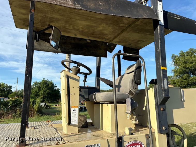 image for item DY0837 1998 Ingersoll Rand PT-125R pneumatic roller