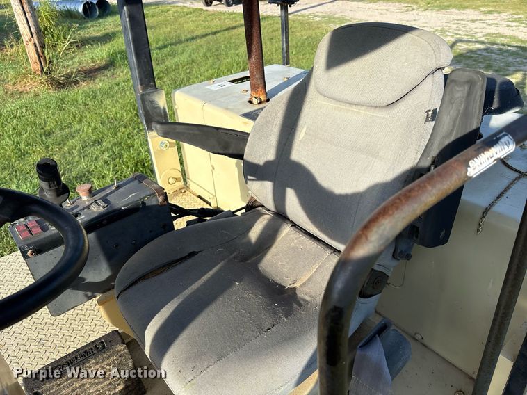 image for item DY0837 1998 Ingersoll Rand PT-125R pneumatic roller