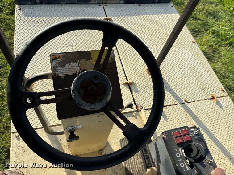 image for item DY0837 1998 Ingersoll Rand PT-125R pneumatic roller