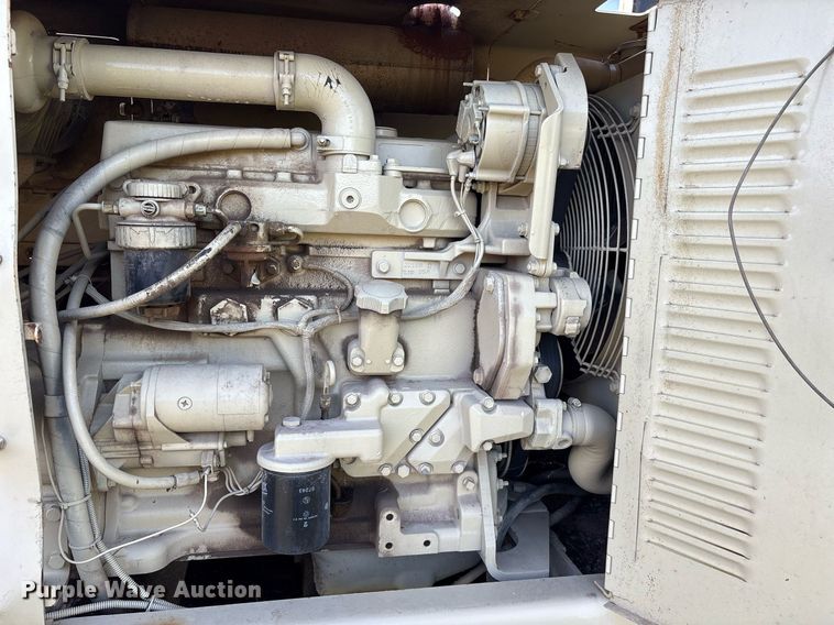 image for item DY0837 1998 Ingersoll Rand PT-125R pneumatic roller