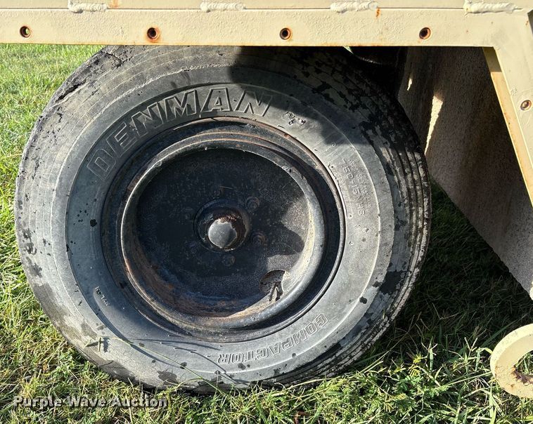 image for item DY0837 1998 Ingersoll Rand PT-125R pneumatic roller