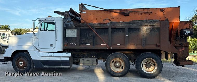image for item DY0839 1990 Freightliner USF-1E dump truck