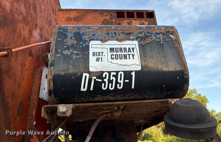 image for item DY0839 1990 Freightliner USF-1E dump truck