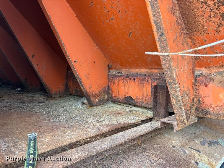 image for item DY0839 1990 Freightliner USF-1E dump truck