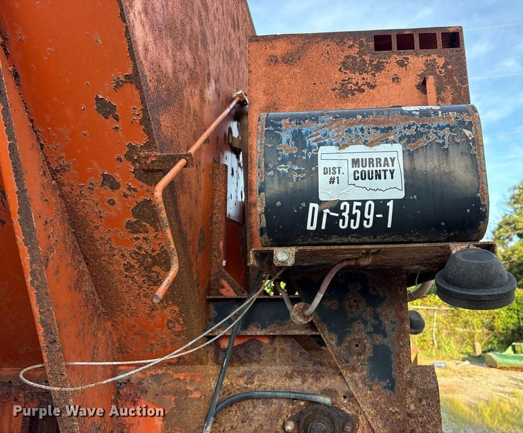 image for item DY0839 1990 Freightliner USF-1E dump truck