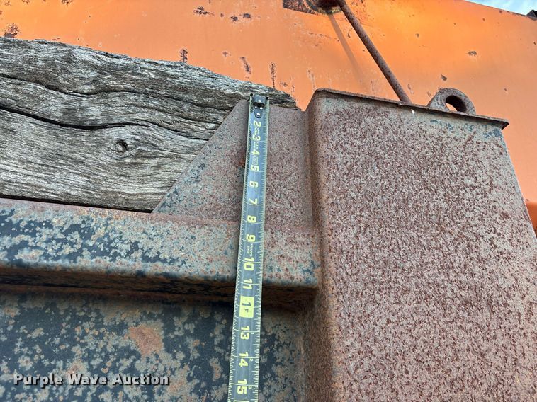 image for item DY0839 1990 Freightliner USF-1E dump truck