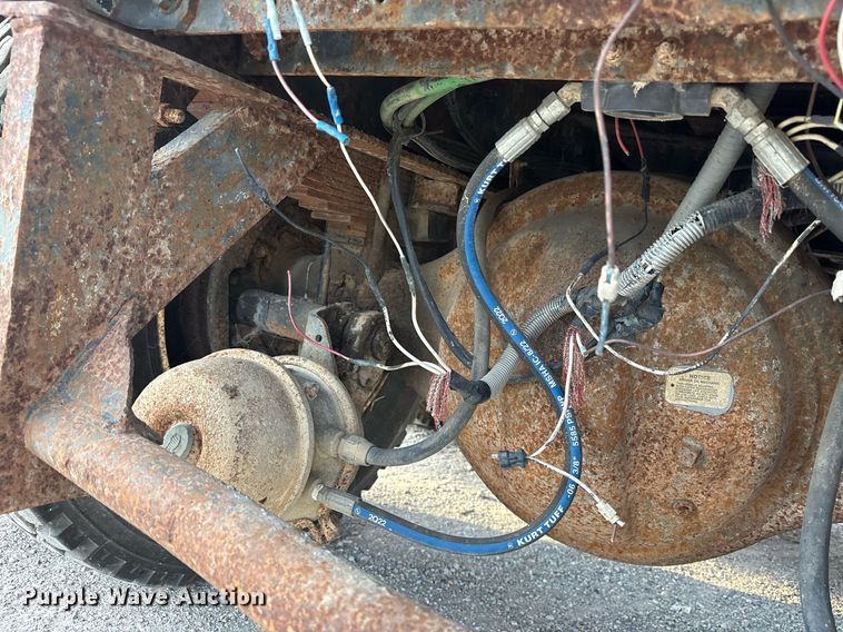 image for item DY0839 1990 Freightliner USF-1E dump truck