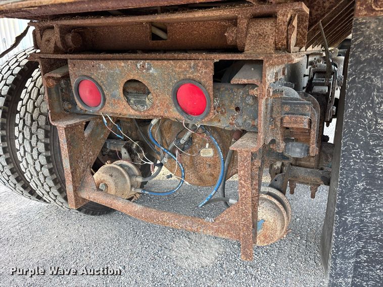 image for item DY0839 1990 Freightliner USF-1E dump truck