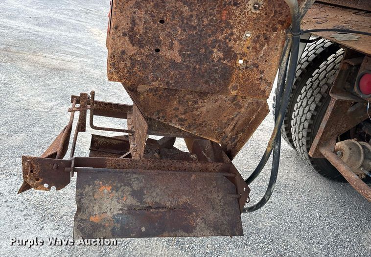 image for item DY0839 1990 Freightliner USF-1E dump truck