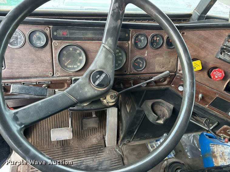 image for item DY0839 1990 Freightliner USF-1E dump truck