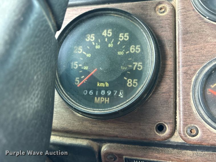 image for item DY0839 1990 Freightliner USF-1E dump truck