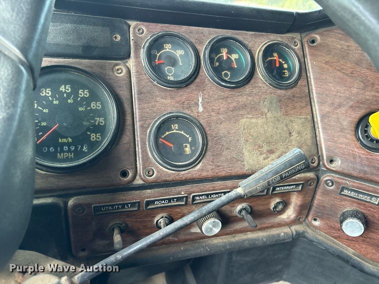 image for item DY0839 1990 Freightliner USF-1E dump truck