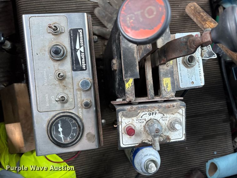 image for item DY0839 1990 Freightliner USF-1E dump truck