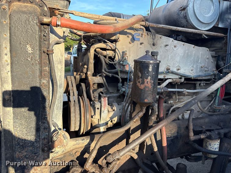 image for item DY0839 1990 Freightliner USF-1E dump truck