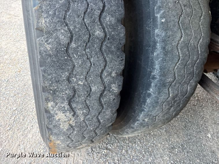 image for item DY0839 1990 Freightliner USF-1E dump truck