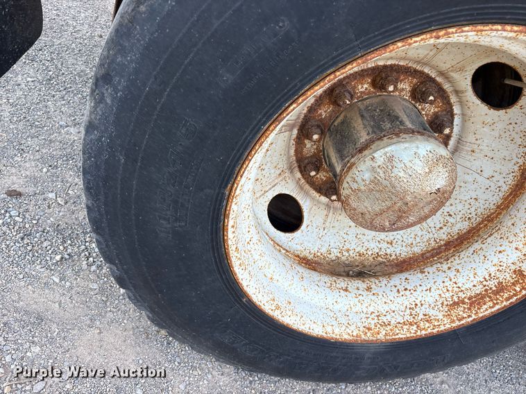 image for item DY0839 1990 Freightliner USF-1E dump truck