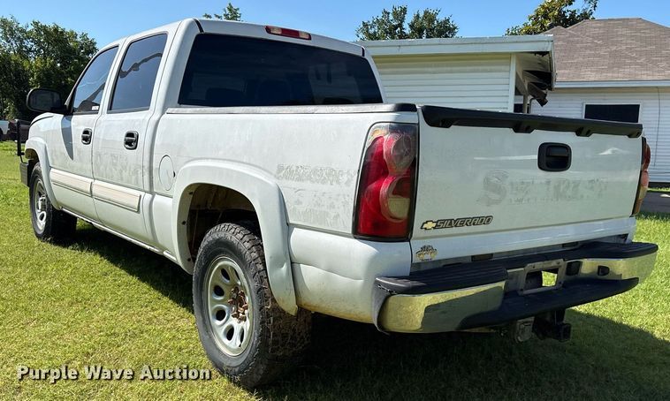 image for item DY0841 2006 Chevrolet Silverado 1500 Crew Cab pickup truck