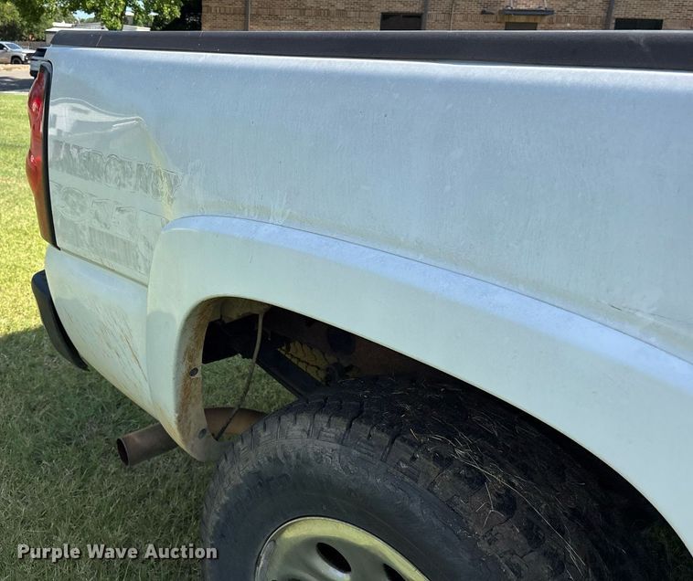 image for item DY0841 2006 Chevrolet Silverado 1500 Crew Cab pickup truck