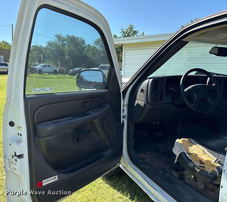 image for item DY0841 2006 Chevrolet Silverado 1500 Crew Cab pickup truck