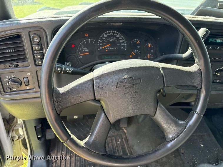 image for item DY0841 2006 Chevrolet Silverado 1500 Crew Cab pickup truck