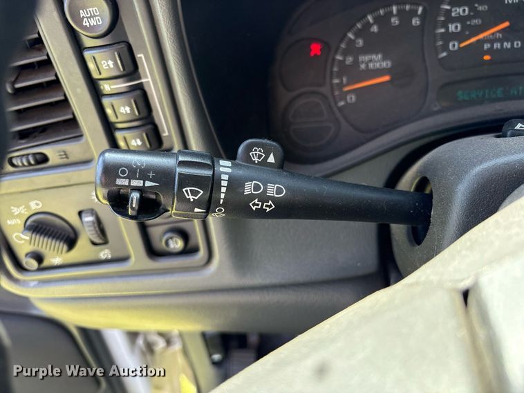 image for item DY0841 2006 Chevrolet Silverado 1500 Crew Cab pickup truck