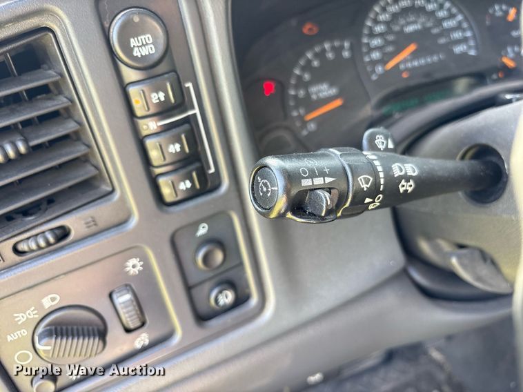 image for item DY0841 2006 Chevrolet Silverado 1500 Crew Cab pickup truck