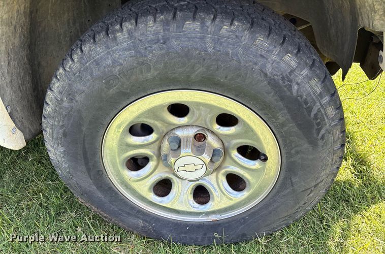 image for item DY0841 2006 Chevrolet Silverado 1500 Crew Cab pickup truck