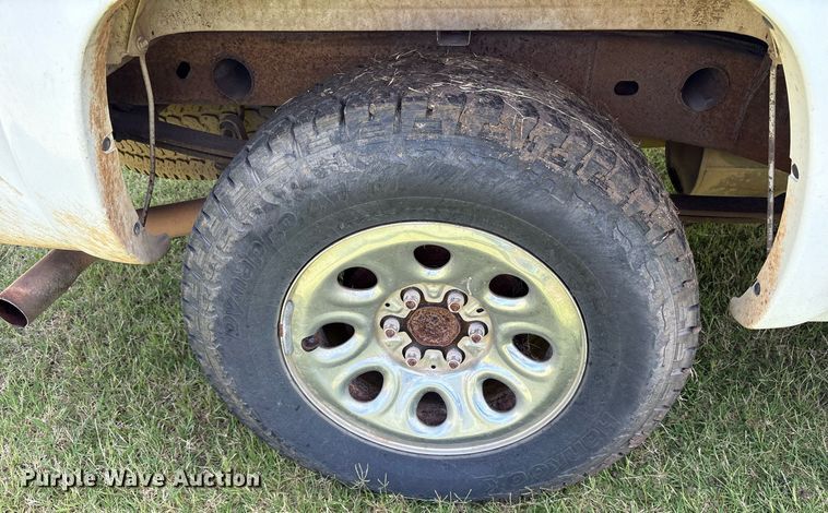 image for item DY0841 2006 Chevrolet Silverado 1500 Crew Cab pickup truck