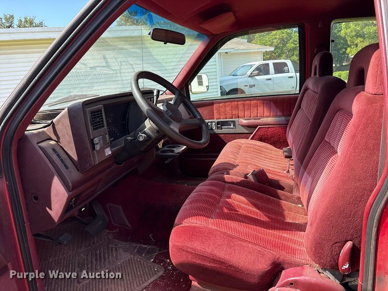 image for item DY0842 1994 Chevrolet C1500 Ext. Cab pickup truck