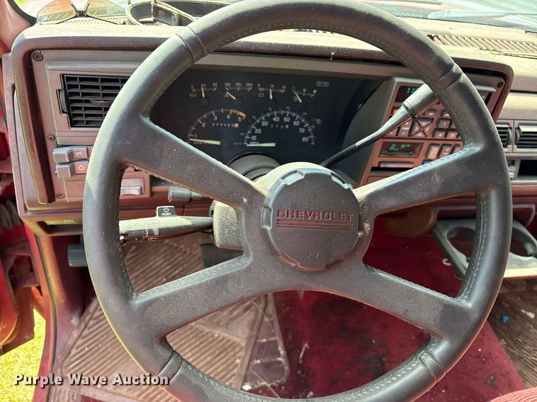 image for item DY0842 1994 Chevrolet C1500 Ext. Cab pickup truck