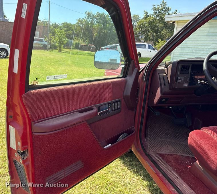 image for item DY0842 1994 Chevrolet C1500 Ext. Cab pickup truck