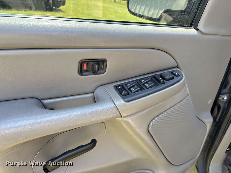 image for item DY0845 2005 Chevrolet Tahoe SUV