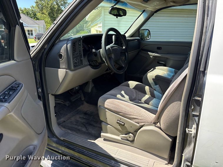 image for item DY0845 2005 Chevrolet Tahoe SUV