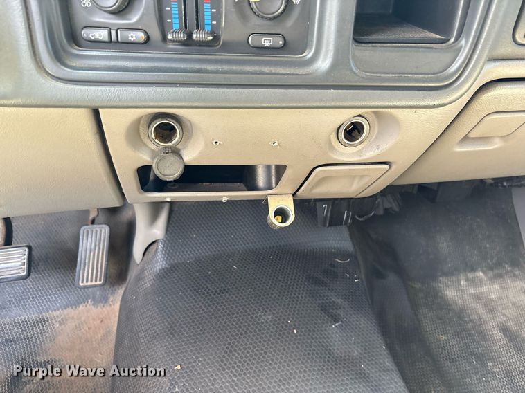 image for item DY0845 2005 Chevrolet Tahoe SUV