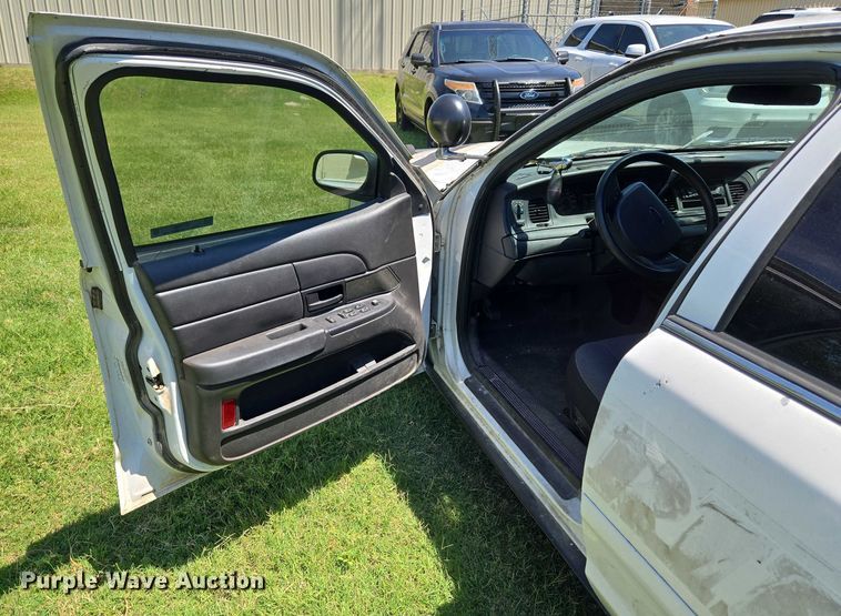 image for item DY0849 2008 Ford Crown Victoria Police Interceptor 