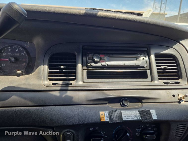 image for item DY0849 2008 Ford Crown Victoria Police Interceptor 