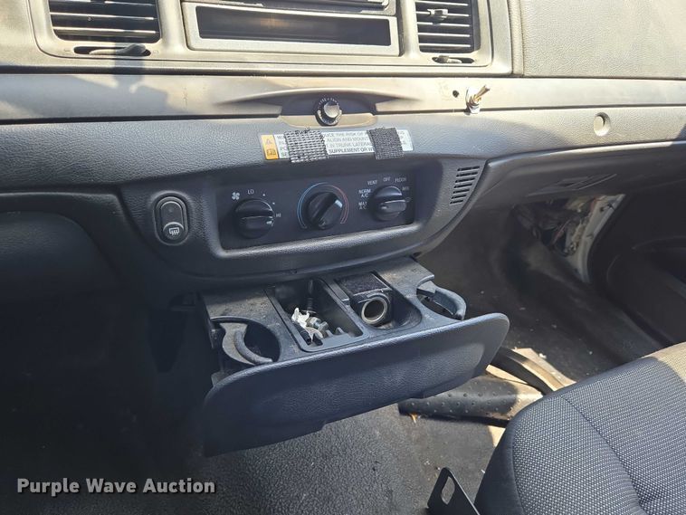 image for item DY0849 2008 Ford Crown Victoria Police Interceptor 