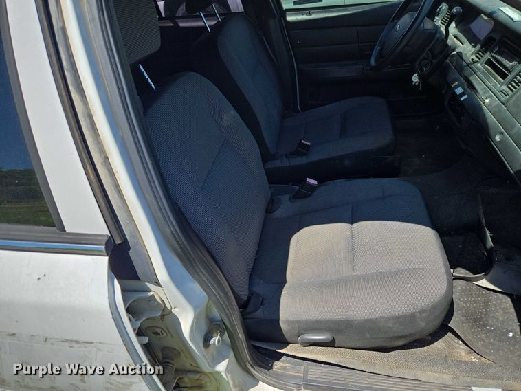 image for item DY0849 2008 Ford Crown Victoria Police Interceptor 