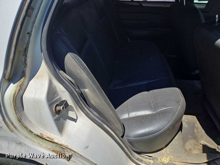 image for item DY0849 2008 Ford Crown Victoria Police Interceptor 