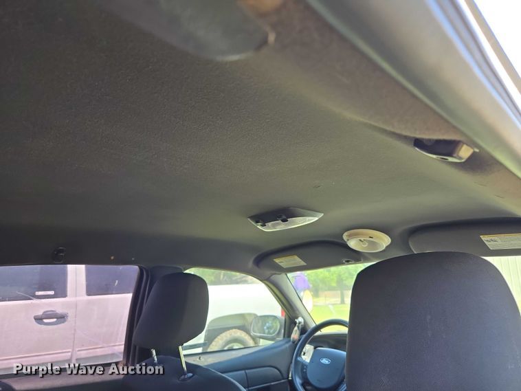 image for item DY0849 2008 Ford Crown Victoria Police Interceptor 