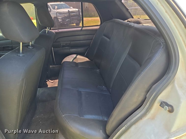 image for item DY0849 2008 Ford Crown Victoria Police Interceptor 