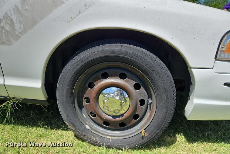 image for item DY0849 2008 Ford Crown Victoria Police Interceptor 