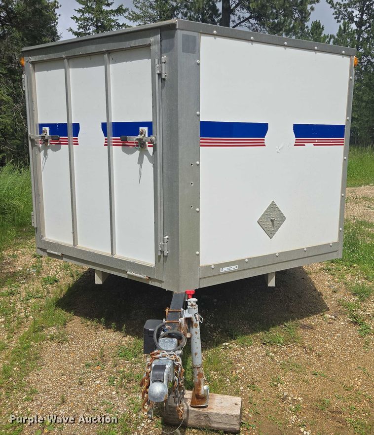 image for item DY0978 2004 H&S ENC-V8620A enclosed snowmobile trailer