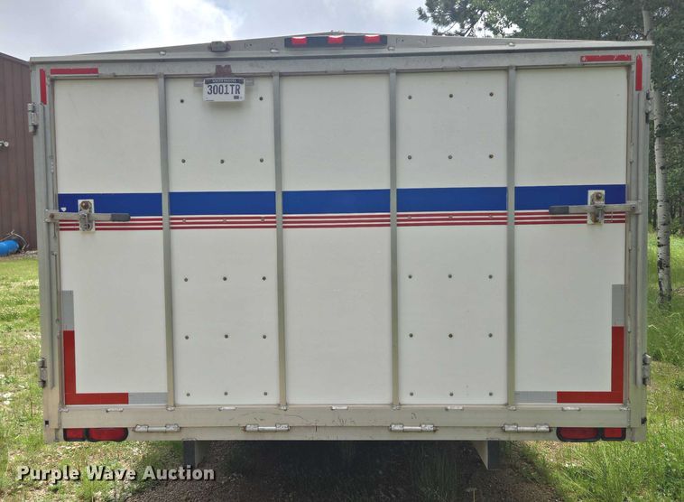 image for item DY0978 2004 H&S ENC-V8620A enclosed snowmobile trailer