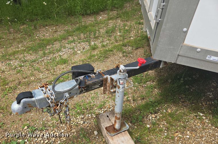 image for item DY0978 2004 H&S ENC-V8620A enclosed snowmobile trailer