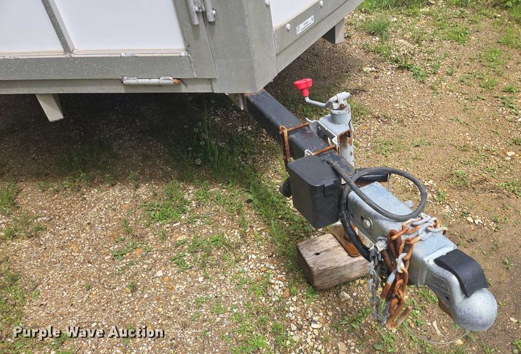 image for item DY0978 2004 H&S ENC-V8620A enclosed snowmobile trailer